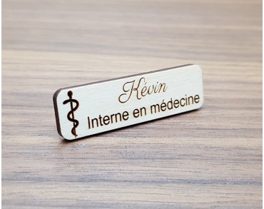 Badge médical personnalisé en bois petit modèle