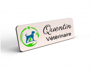 Badge vétérinaire en bois personnalisé logo chien chat main coloré