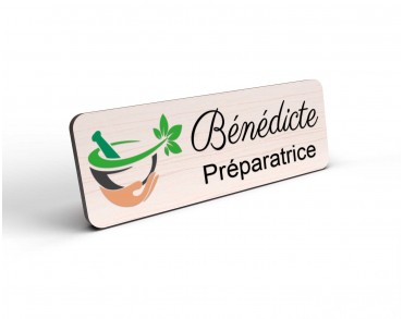 Badge préparatrice en bois et couleur personnalisé mortier cœur