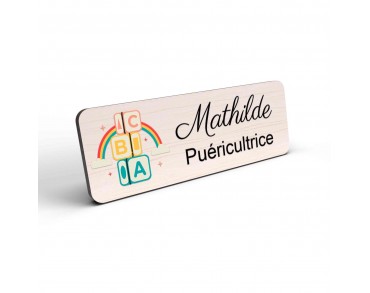 Badge puéricultrice personnalisé Petite enfance couleur